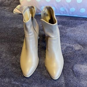 Women’s booties man-made material size 8.5